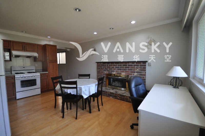 250706084929_A THIS 3 Chosen to post studio pic3.JPG